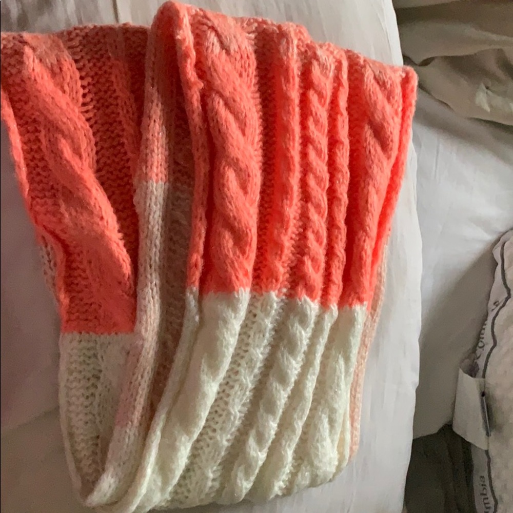 Old Navy Wrap Scarf rare itemss